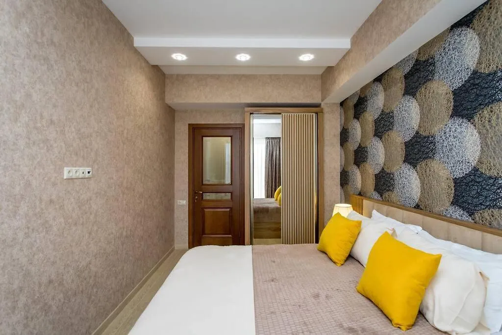 Gg Home - 2-Bedroom Apartment In Vake At The Mziuri Park Tbilisi