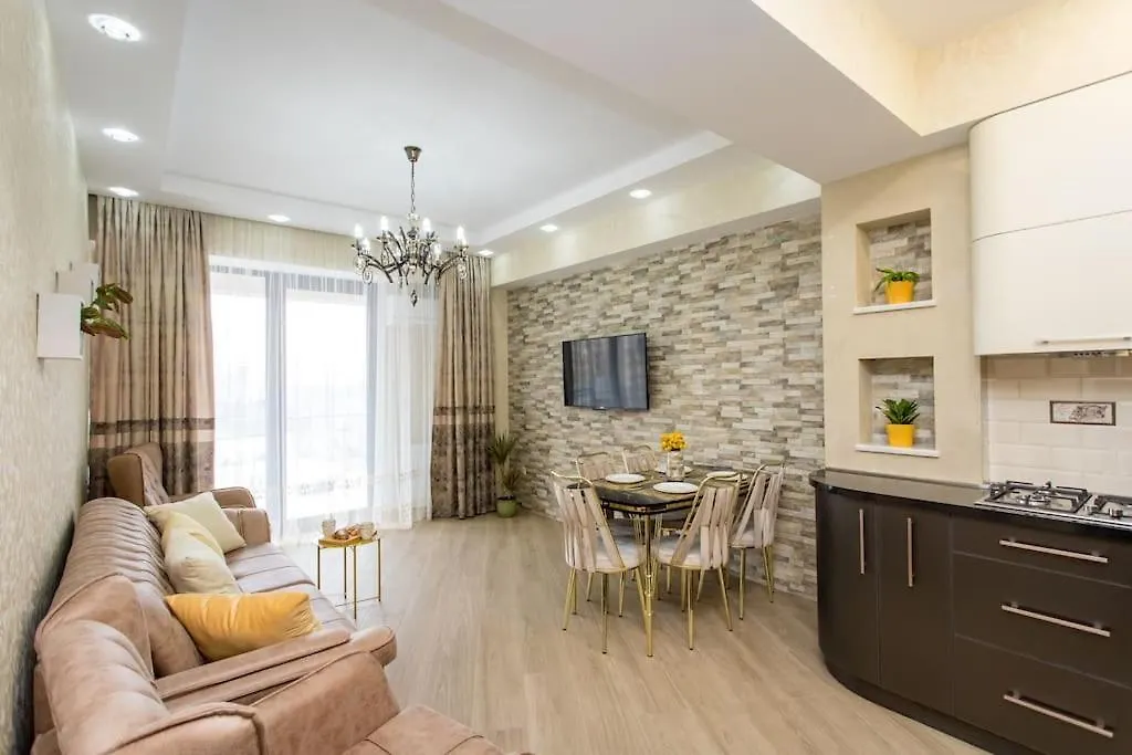 Gg Home - 2-Bedroom Apartment In Vake At The Mziuri Park Tbilisi
